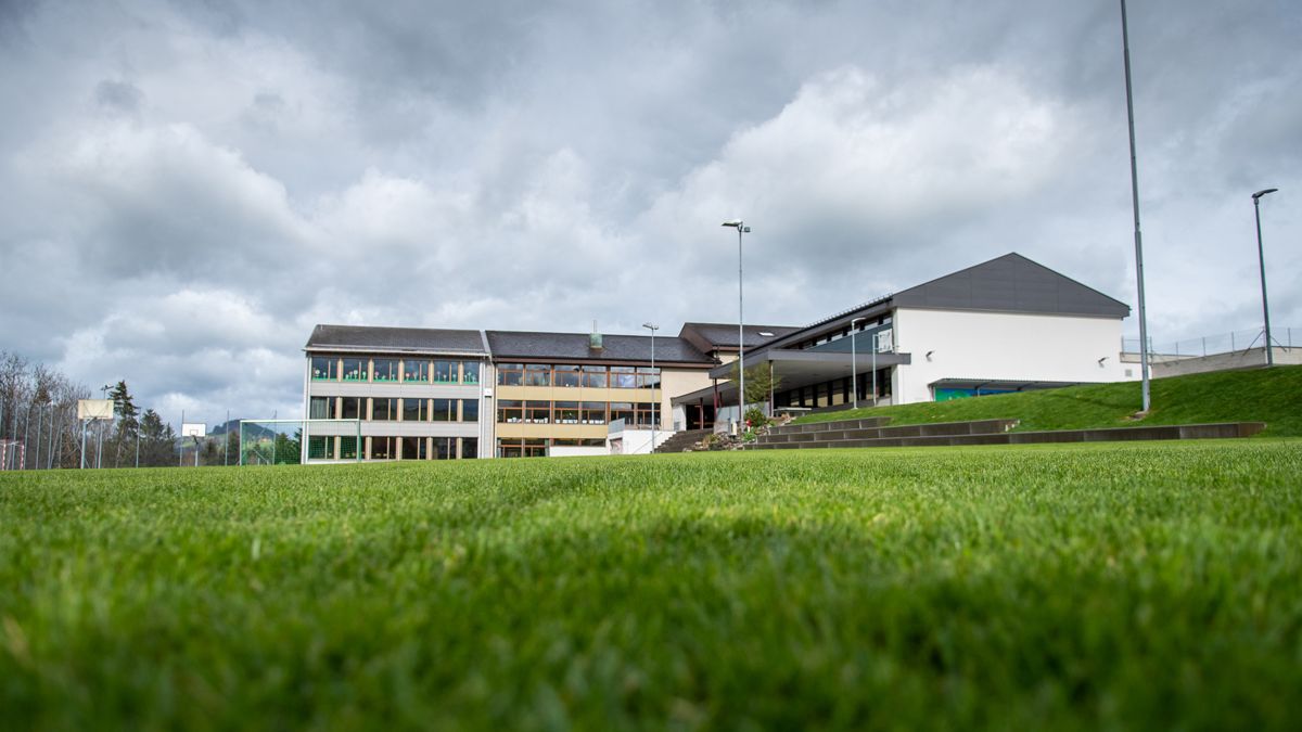 Das Schulhaus Mitledi in Hundwil