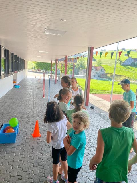 Schulschluss Schule Mitledi – Bild 6