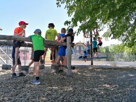 Schulschluss Schule Mitledi – Bild 7