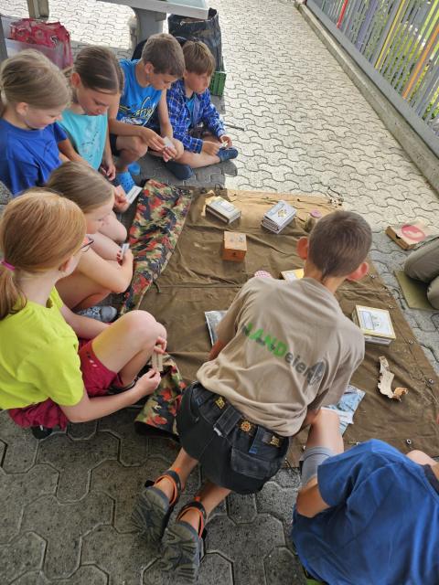 steinzeitliches Feuer machen und Schulreise – Bild 3