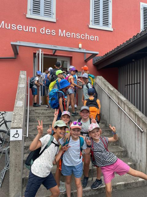 steinzeitliches Feuer machen und Schulreise – Bild 12